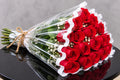 25 Red Roses Single