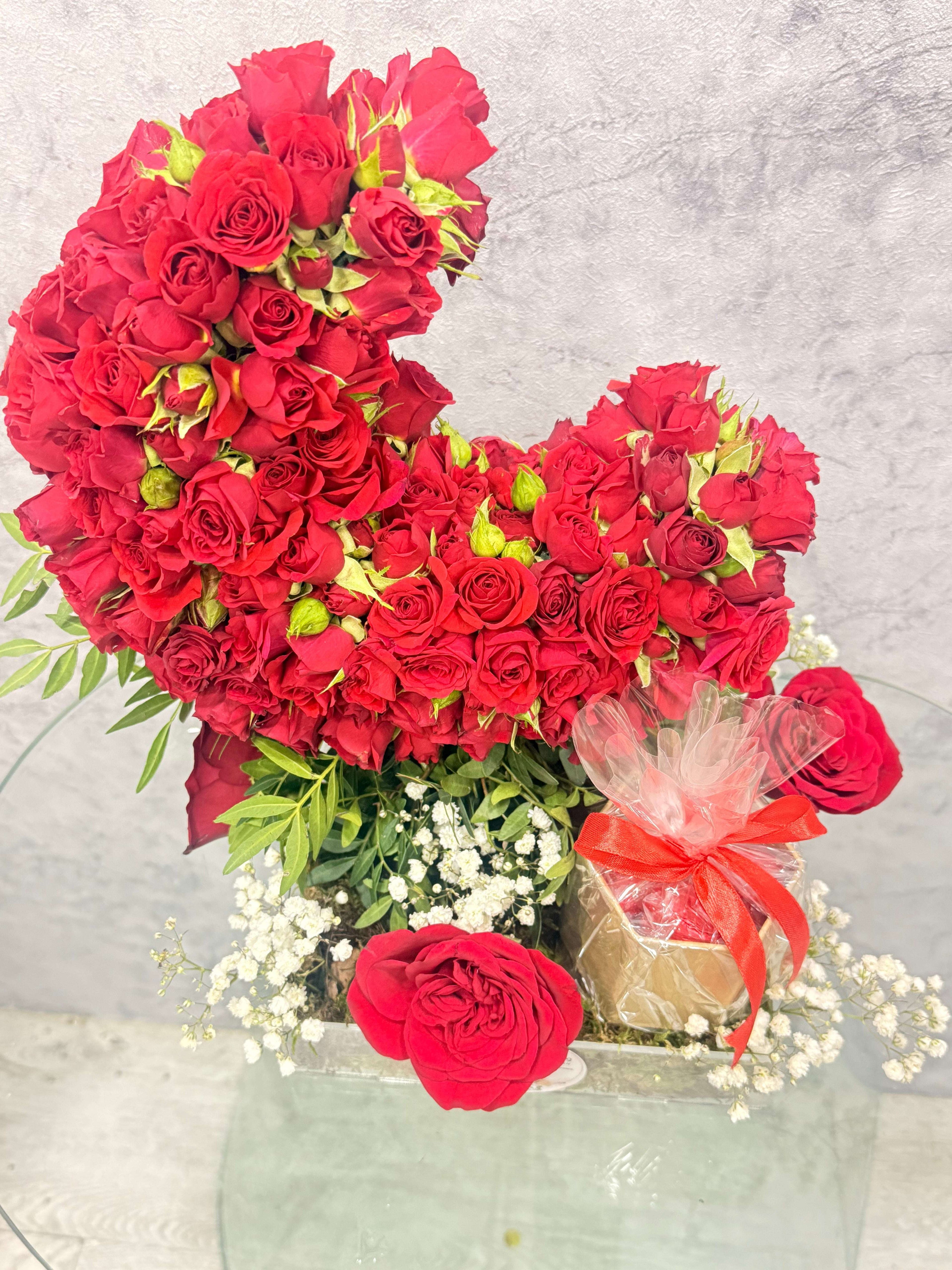 Ramadan Blessings – Heart of Roses & Sweet Gift