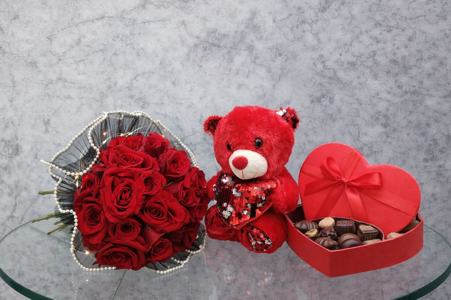 باقة كلاسيك من 20 وردة حمراء