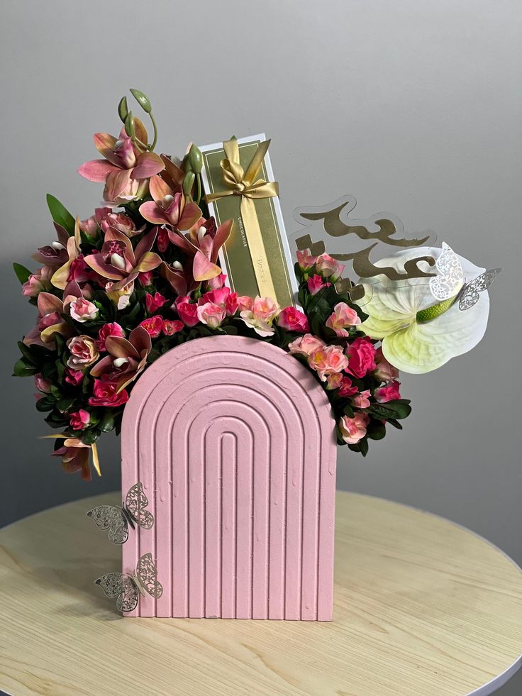 The Pink Arch Eternal Gift Set