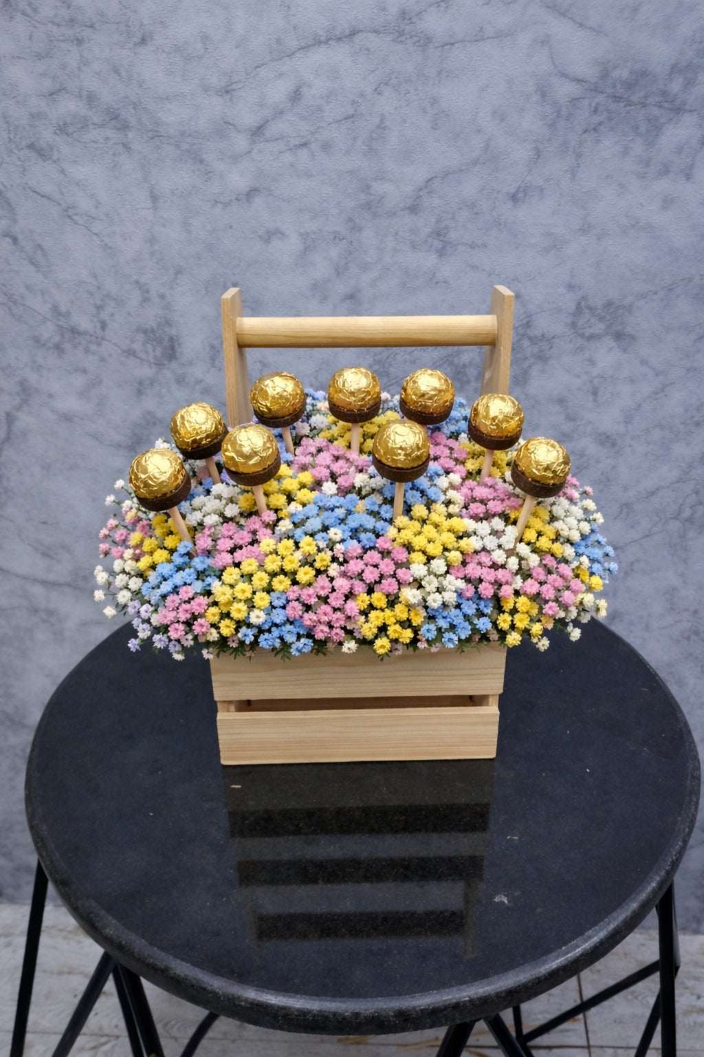 Golden Whispers - Ward and Haneen - Buy Flower in hawally, Kuwait